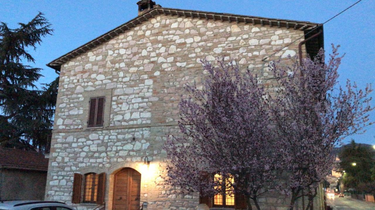 La Casa Delle Sirene Hotel Asís Exterior foto